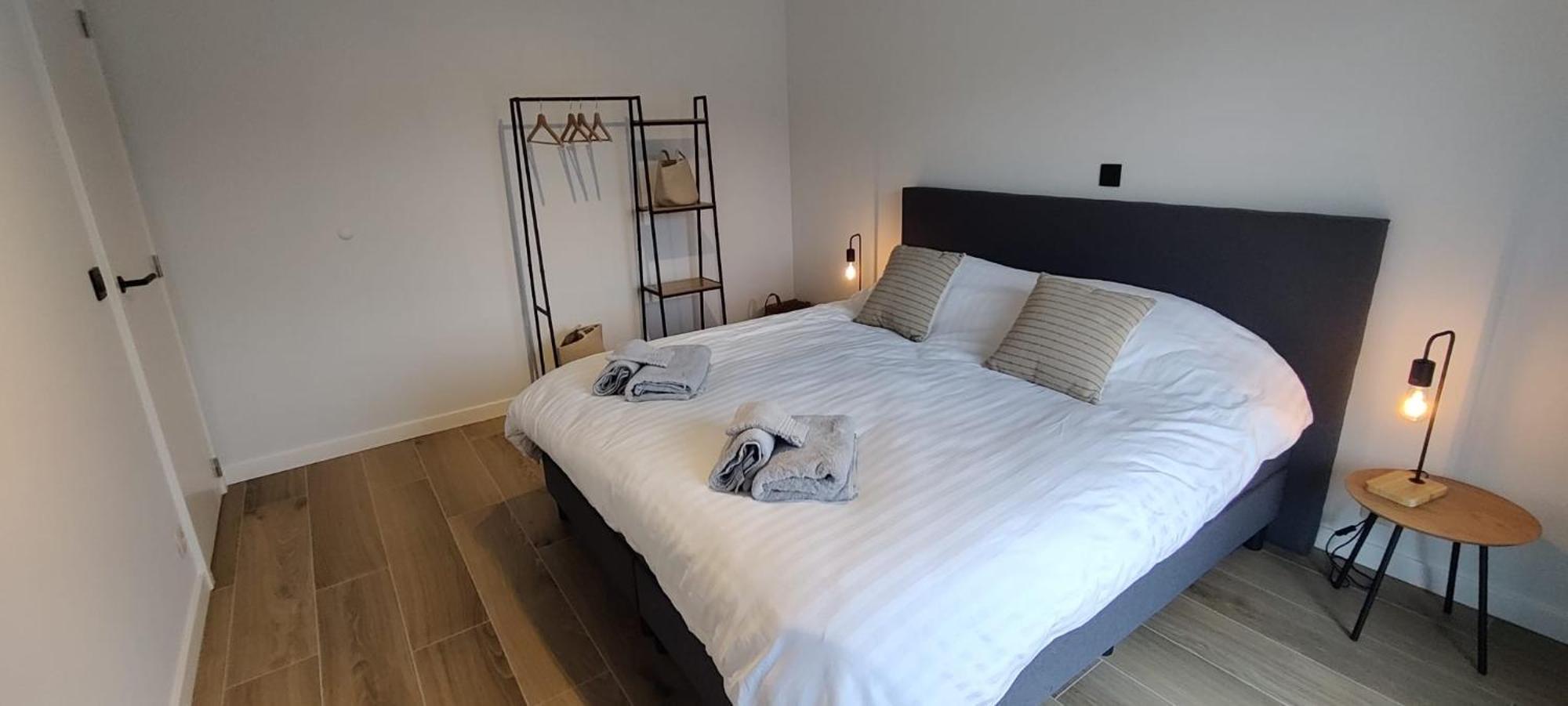 Luxueus, Ruim Appartement Op 350M Van Het Strand Ostend Luaran gambar