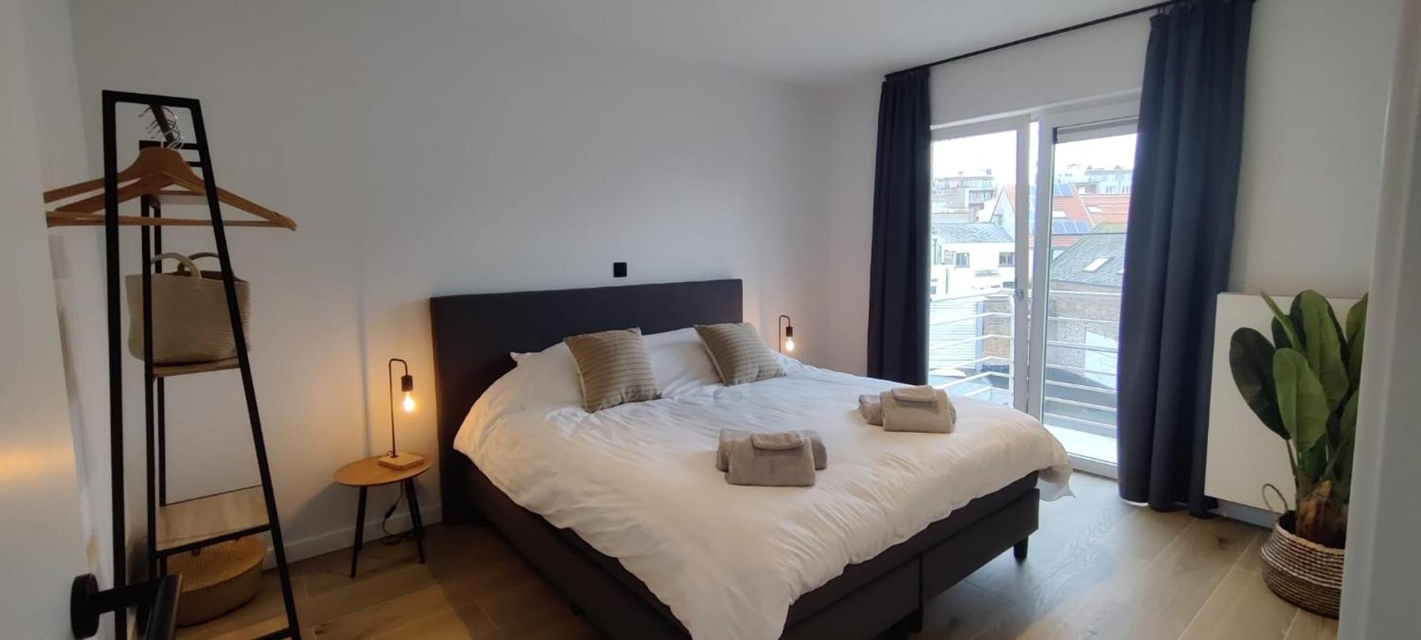 Luxueus, Ruim Appartement Op 350M Van Het Strand Ostend Luaran gambar