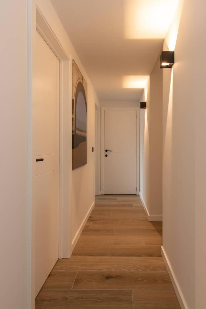 Luxueus, Ruim Appartement Op 350M Van Het Strand Ostend Luaran gambar