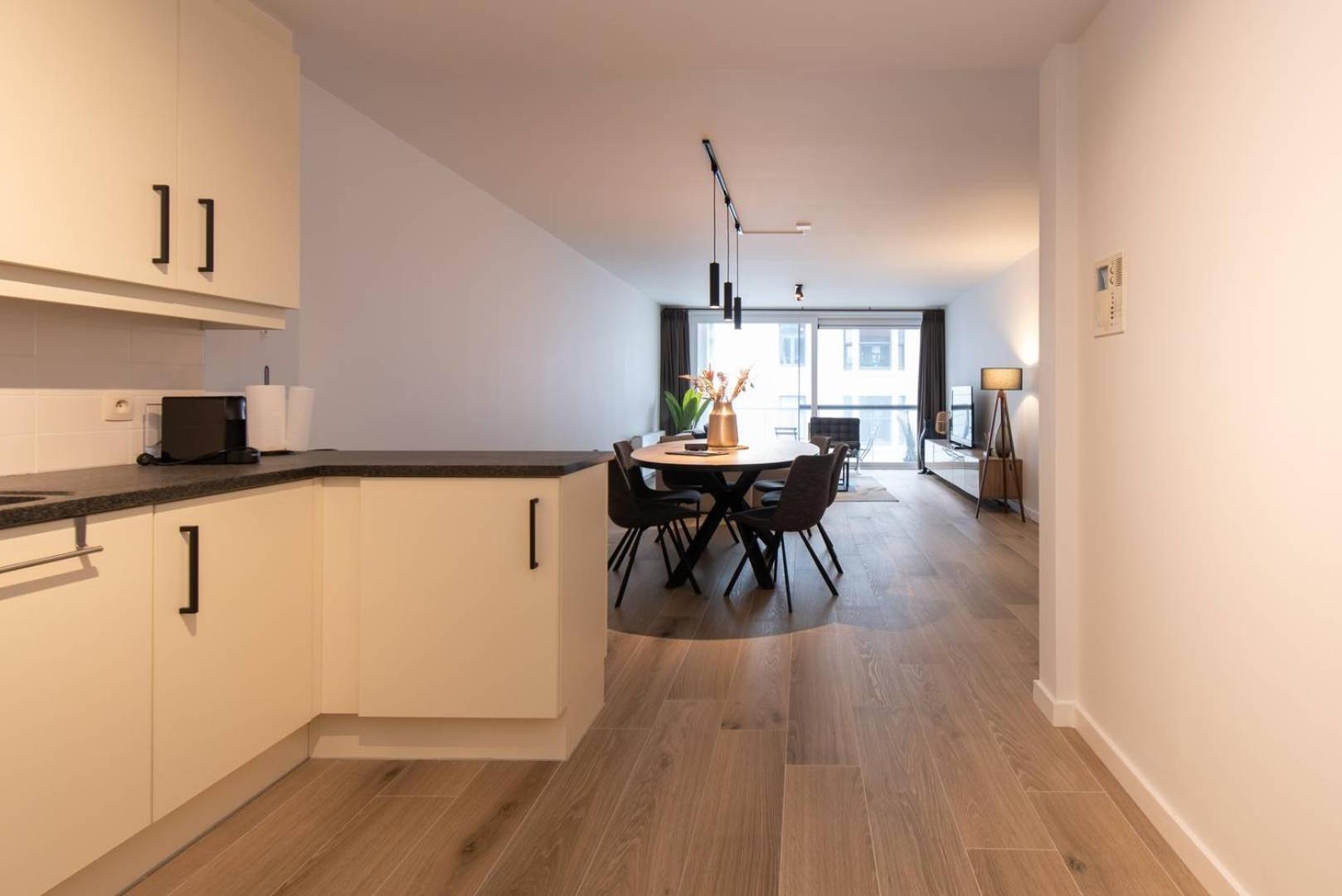 Luxueus, Ruim Appartement Op 350M Van Het Strand Ostend Luaran gambar