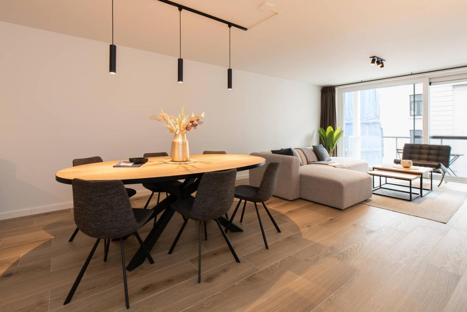Luxueus, Ruim Appartement Op 350M Van Het Strand Ostend Luaran gambar