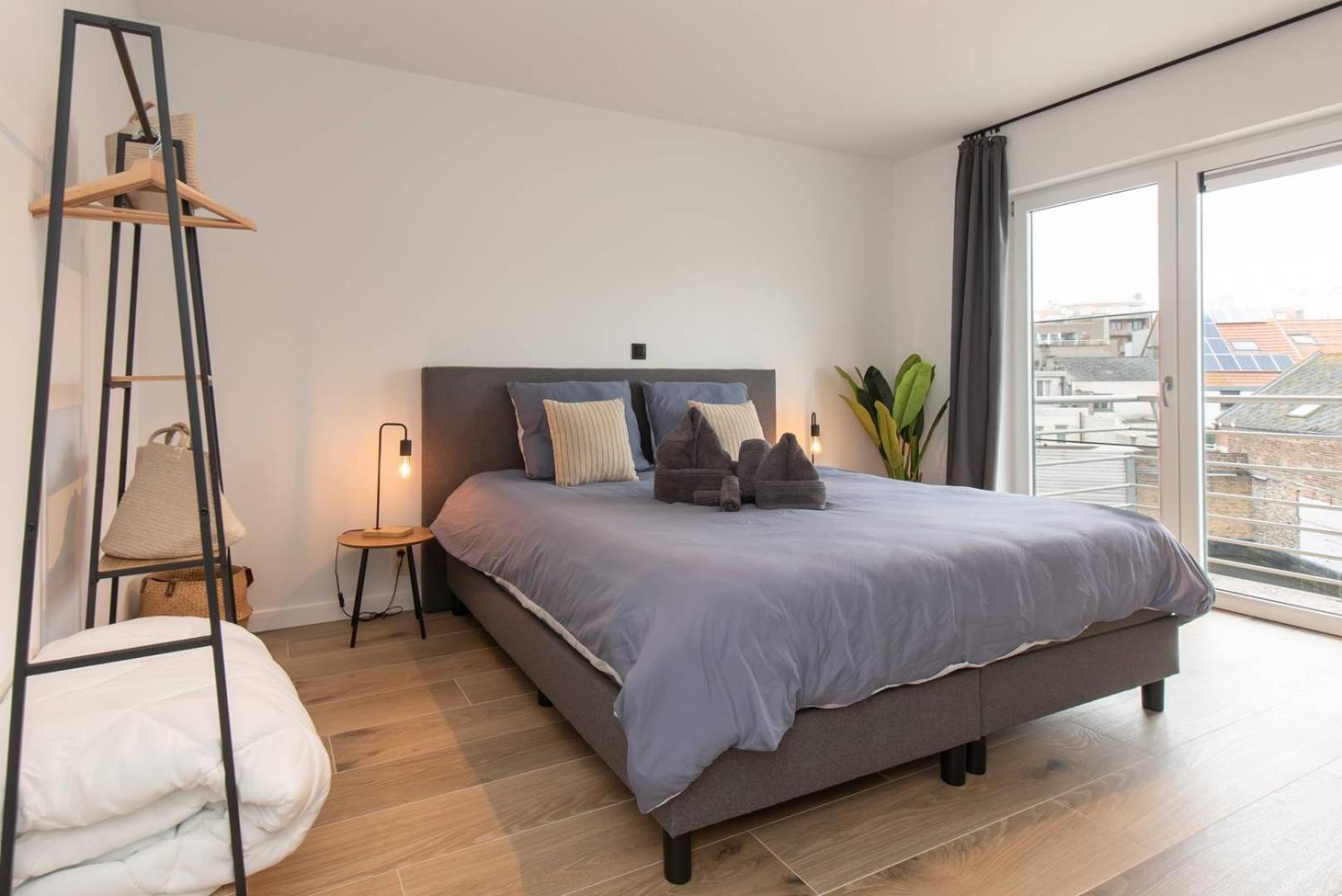 Luxueus, Ruim Appartement Op 350M Van Het Strand Ostend Luaran gambar