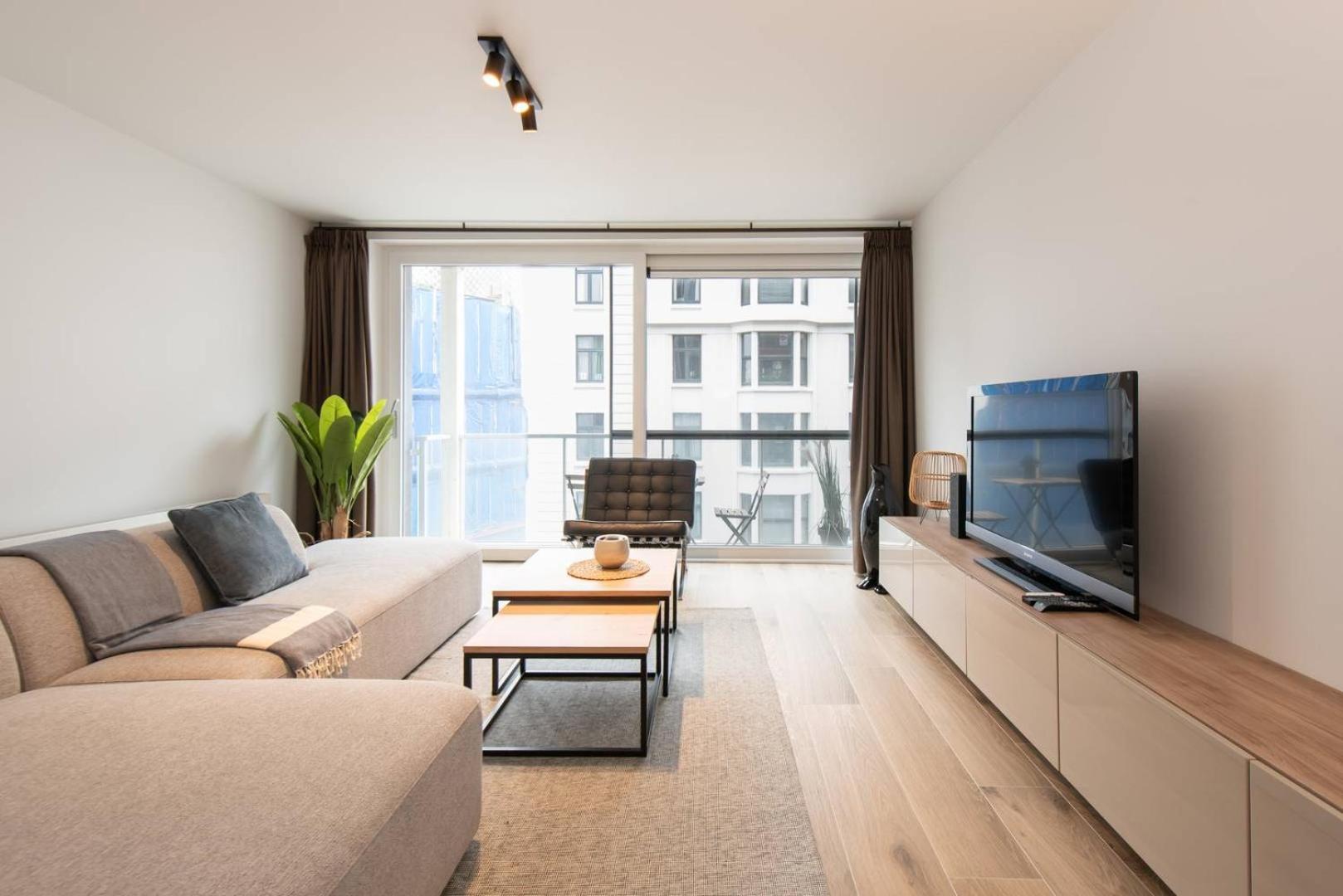 Luxueus, Ruim Appartement Op 350M Van Het Strand Ostend Luaran gambar